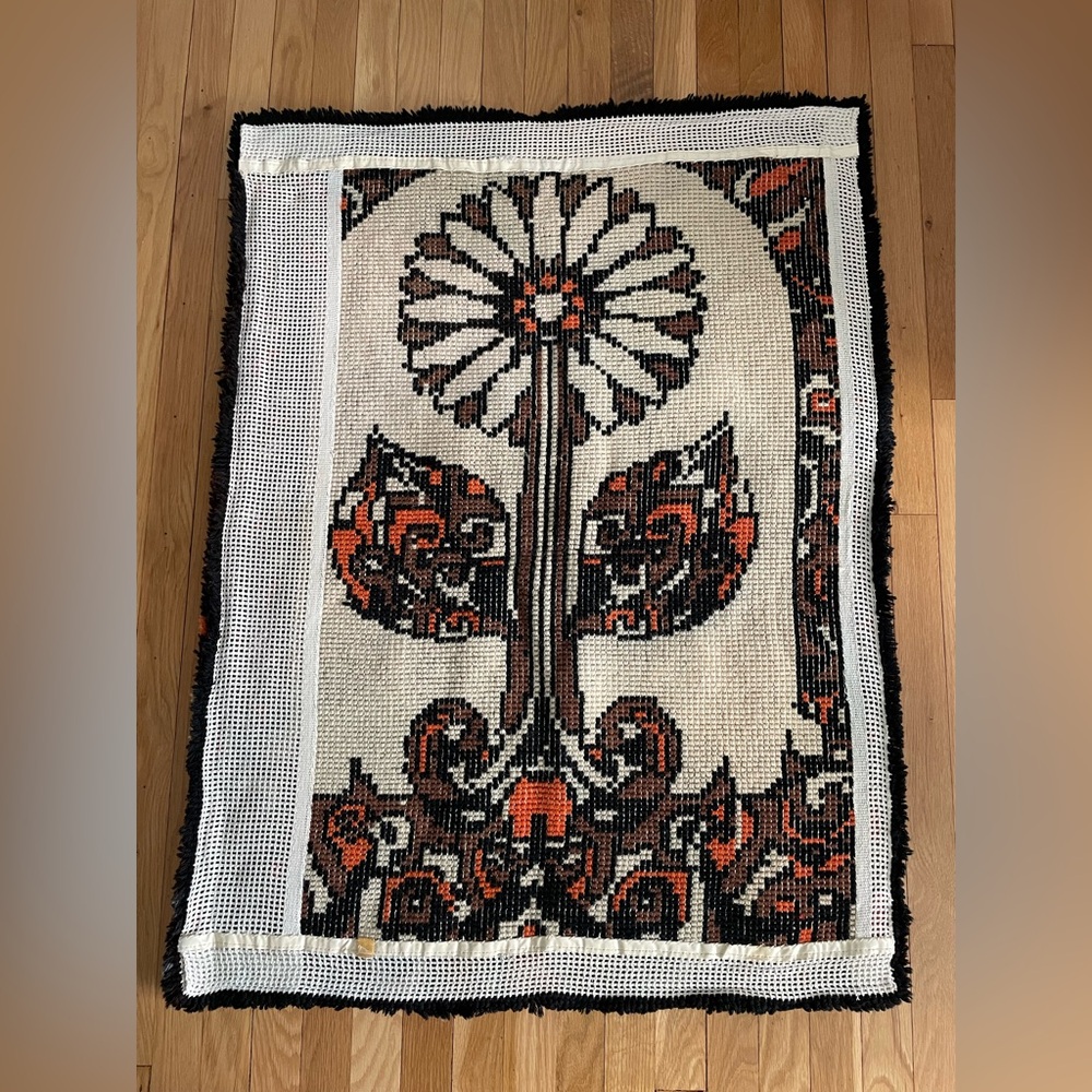 Vintage 60s/70s Rya Floral Design Latch & Hook Rug/Wall Tapestry - Picture 5 of 6